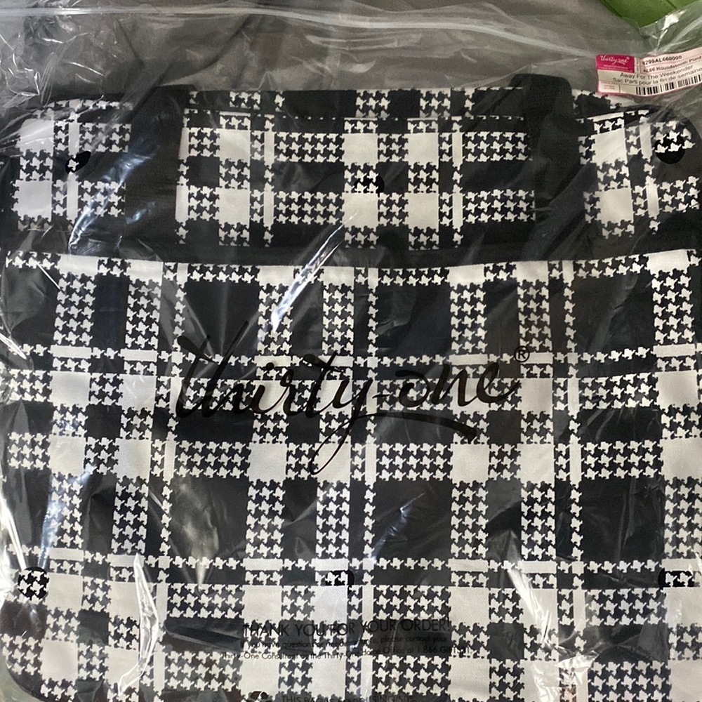 New thirty one away for the weekender houndstooth